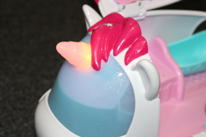 Lights up Dance n Dazzle Spa Playset