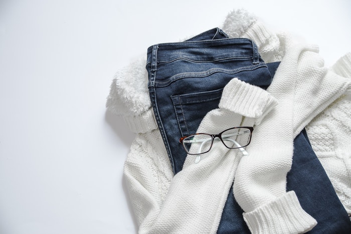 fashion jeans white jumper, glasses outfit